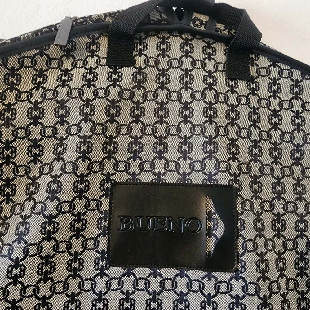 Bueno monogram garment